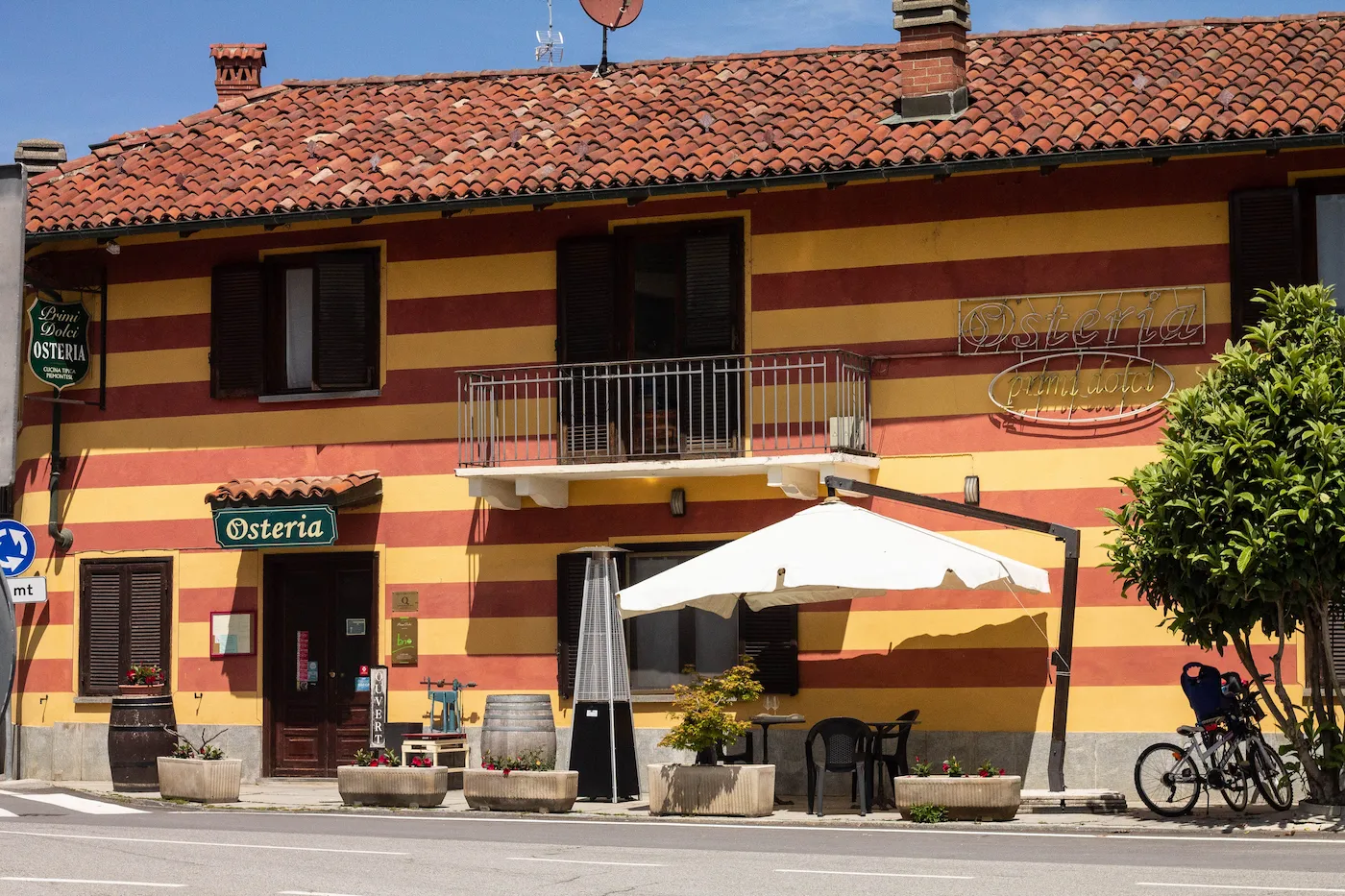 Facciata dell'osteria
